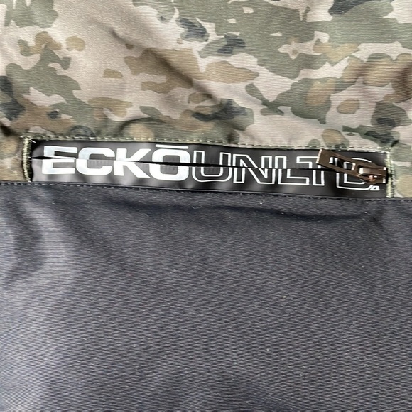 Ecko Unlimited Black & Camo Hooded Heavy Puffer Zip Up Jacket - Picture 6 of 13